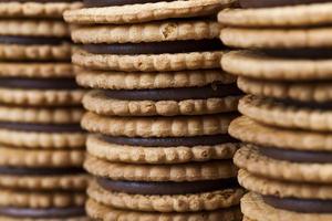 round cookies with chocolate filling photo