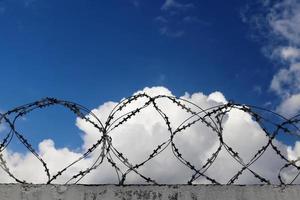 old rusting barbed wire photo