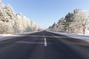 camino en la temporada de invierno foto