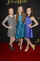 vlos angeles, 14 de enero - abby donnelley, olivia sanabia, aubrey miller en la proyección de estreno de just add magic amazon en los cines arclight hollywood el 14 de enero de 2016 en los angeles, ca foto