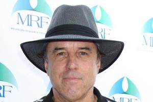 los angeles, 10 de noviembre - kevin nealon en el tercer clásico anual de golf de celebridades en beneficio de la fundación de investigación del melanoma en el club de golf junto al lago el 10 de noviembre de 2014 en burbank, ca foto