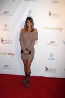 los angeles, 12 de enero - bonnie-jill laflin llega a la fiesta del preludio del derby de los angeles en el hotel london hollywood el 12 de enero de 2012 en west hollywood, ca foto