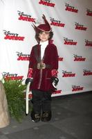 los angeles, oct 18 - agosto maturo en jake and the never land pirates - batalla por el estreno de la fiesta de disfraces del libro en los estudios walt disney el 18 de octubre de 2014 en burbank, ca foto