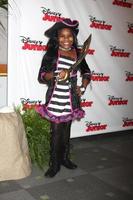 los angeles, 18 de octubre - trinitee stokes at the jake and the never land pirates - batalla por el estreno de la fiesta de disfraces del libro en los estudios de walt disney el 18 de octubre de 2014 en burbank, ca foto