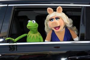 los angeles, 11 de marzo - kermit the frog, miss piggy at the muppets most Wanted, estreno de los angeles en el teatro el capitan el 11 de marzo de 2014 en los angeles, ca foto