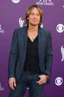 las vegas, 7 de marzo - keith urban llega a los premios de la academia de música country 2013 en el mgm grand garden arena el 7 de marzo de 2013 en las vegas, nv foto