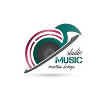 clave de música y disco de dj, vector de logotipo de estudio de música