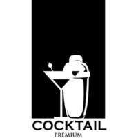 logotipo de la barra de cócteles. coctelera con copa de cóctel sobre fondo blanco. vector