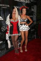 los angeles, 24 de octubre - aubrey o day, shannon bex en la fiesta oficial de halloween de la revista maxim en la finca privada el 24 de octubre de 2015 en beverly hills, ca foto