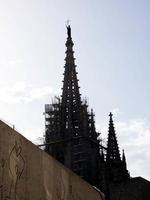 Silhouette of the cathedral of the city of Barcelona photo