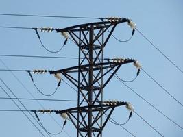 torres eléctricas en zonas rurales que llevan electricidad a nuestros hogares foto