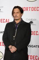 los angeles, 21 de enero - johnny depp en el estreno de mortdecai la en un teatro chino tcl el 21 de enero de 2015 en los angeles, ca foto