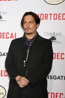 los angeles, 21 de enero - johnny depp en el estreno de mortdecai la en un teatro chino tcl el 21 de enero de 2015 en los angeles, ca foto