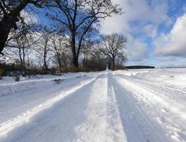 camino en invierno foto