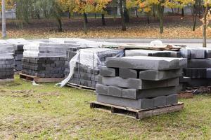 losas de pavimentación en un palet foto