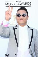 los angeles, 19 de mayo - psy llega a los billboard music awards 2013 en el mgm grand garden arena el 19 de mayo de 2013 en las vegas, nv foto