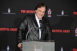 los angeles, 5 de enero - quentin tarantino en la ceremonia de manos y huellas de quentin tarantino en el imax del teatro chino tcl el 5 de enero de 2016 en los angeles, ca foto