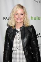 los angeles, 6 de marzo - amy poehler llega al panel de parques y recreación en paleyfest 2012 en el teatro saban el 6 de marzo de 2012 en los angeles, ca foto