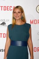 los angeles, 21 de enero - gwyneth paltrow en el estreno de mortdecai la en un teatro chino tcl el 21 de enero de 2015 en los angeles, ca foto