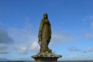 estatua del ave maría en irlanda foto