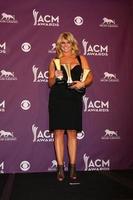 las vegas, 7 de marzo - miranda lambert en la sala de prensa de los premios de la academia de música country 2013 en el mgm grand garden arena el 7 de marzo de 2013 en las vegas, nv foto