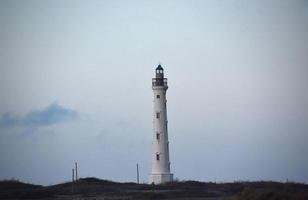 imponente faro de california en las primeras horas de la mañana foto