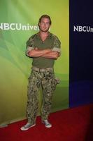 los angeles, 24 de julio - grady powell llega a la gira de prensa de nbc tca verano 2012 en beverly hilton hotel el 24 de julio de 2012 en beverly hills, ca foto