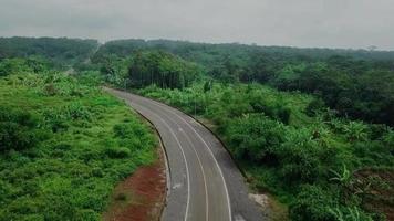 bandung, indonésia, 9 de abril de 2022 - bela vista aérea, estrada circular video