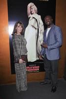 los angeles, 27 de mayo - kate linder, jerome ro brooks en las imágenes desaparecidas de marilyn monroe reveladas en el museo de hollywood el 27 de mayo de 2015 en los angeles, ca foto