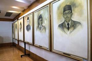 blitar, jawa timur, indonesia, 2020 - pinturas de héroes de la proclamación de la independencia en el museo blitar foto