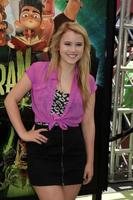 los angeles, 5 de agosto - taylor spreitler llega al estreno de paranorman en universal citywalk el 5 de agosto de 2012 en universal city, ca foto