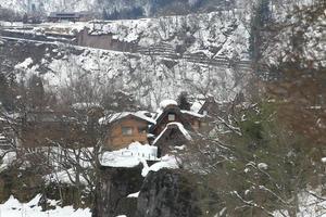 Mirador en la aldea de Gassho-Zukuri, Shirakawago, Japón foto