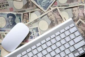 Japanese Yen on keyboard photo