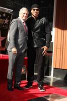 los angeles, 21 de enero - les moonves, ll cool j en la ceremonia del paseo de la fama de hollywood ll cool j en hollywood and highland el 21 de enero de 2016 en los angeles, ca foto