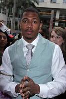 los angeles, 24 de abril - nick cannon llega a las audiciones de america s got talent los angeles en el pantages theater el 24 de abril de 2013 en los angeles, ca foto