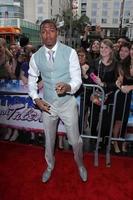 los angeles, 24 de abril - nick cannon llega a las audiciones de america s got talent los angeles en el pantages theater el 24 de abril de 2013 en los angeles, ca foto