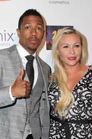 los angeles, 18 de septiembre - nick cannon, nicole paxson en el torneo get lucky for lupus en avalon hollywood el 18 de septiembre de 2014 en los angeles, ca foto