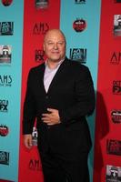 los angeles, 5 de octubre - michael chiklis en la historia de horror americana - evento de estreno de freak show en el teatro chino tcl el 5 de octubre de 2014 en los angeles, ca foto