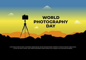 cartel del día mundial de la fotografía el 19 de agosto con cámara de trípode en el fondo de la puesta de sol. vector