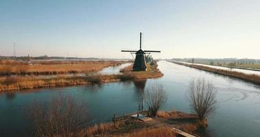 vista aerea ai mulini a vento di kinderdijk, Paesi Bassi video