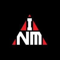 diseño de logotipo de letra de triángulo nm con forma de triángulo. monograma de diseño de logotipo de triángulo inm. plantilla de logotipo de vector de triángulo inm con color rojo. logotipo triangular inm logotipo simple, elegante y lujoso.