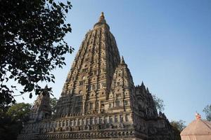 Mahabodhi temple, bodh gaya, India photo