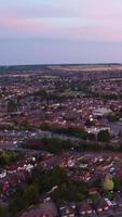 superbes images aériennes vue d'un drone à angle élevé du paysage urbain et du paysage de l'angleterre images d'un drone de la grande-bretagne video