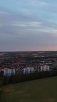 linda filmagem aérea vista do drone de alto ângulo da paisagem urbana e paisagem da inglaterra filmagem do drone da grã-bretanha video