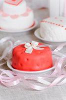 small red cake photo