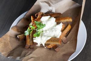 croutons with creamy garlic sauce photo