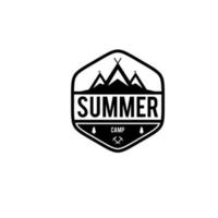 diseños de logotipos de campamentos de verano vector
