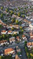 bela vista vertical aérea de alto ângulo da paisagem urbana da paisagem da inglaterra grã-bretanha video