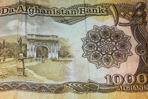billete de moneda extranjera antiguo raro de mil afgans, billete de moneda extranjera antiguo de afganistán, moneda muy antigua con fondo blanco foto