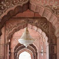 detalle arquitectónico de la mezquita jama masjid, antigua delhi, india, la espectacular arquitectura de la gran mezquita del viernes jama masjid en delhi 6 durante la temporada de ramzan, la mezquita más importante de la india foto